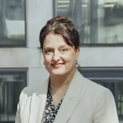 Bettina Looser